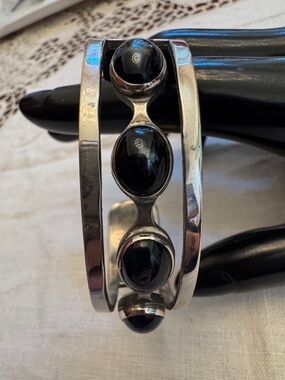 Vintage Taxco Sterling Silver Hand Made Cuff Braclet With Black Onyx Cabochons